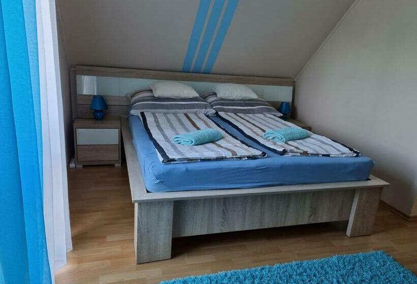 プールの見える１ベッドルームアパートメント, Doni Prémium Apartmanház