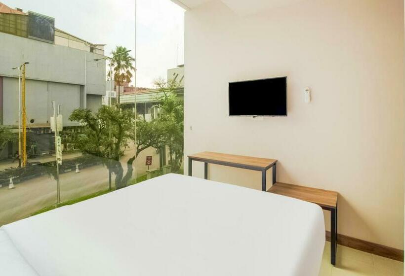 חדר סטנדרט, Capital O Sentra Paskal