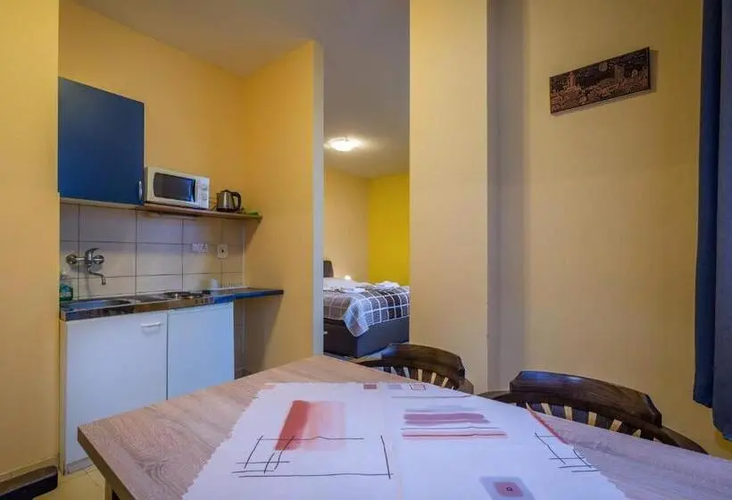 デラックススタジオ, Miramonti Apartmány