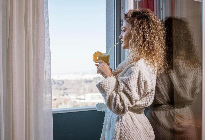 جناح مطل على البحيرة, Olivar Hotel Tirana