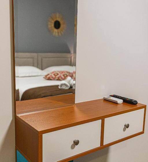 غرفة قياسية مطلّة علي البحيرة, Olivar Hotel Tirana