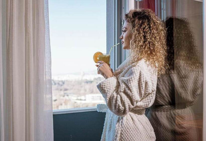 جناح مطل على البحيرة, Olivar Hotel Tirana