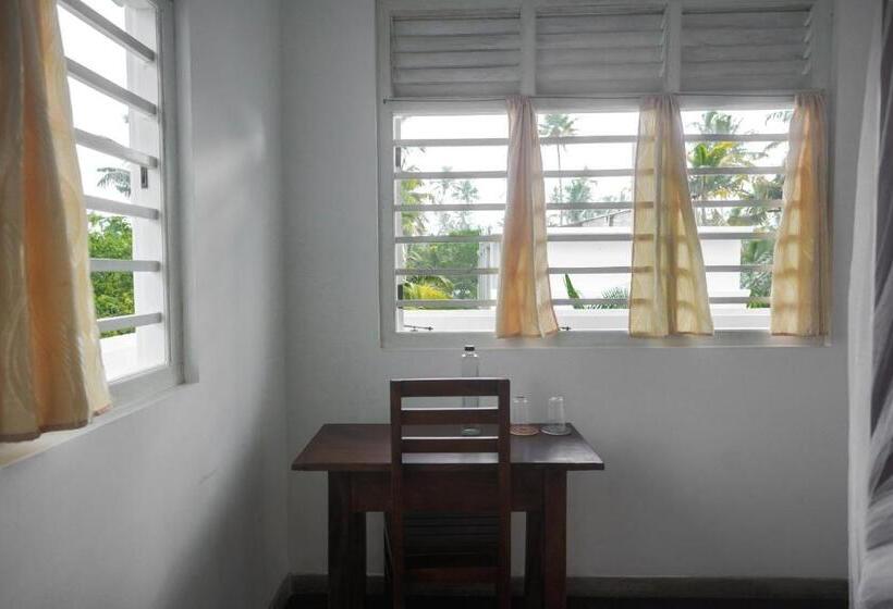 Standardzimmer Kingsize Bett, Casa Tharin Madiha