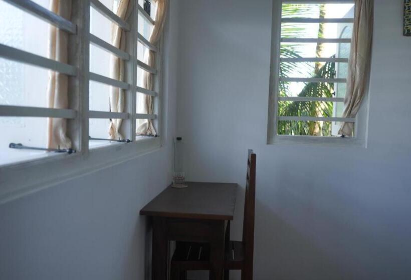 Standardzimmer Kingsize Bett, Casa Tharin Madiha