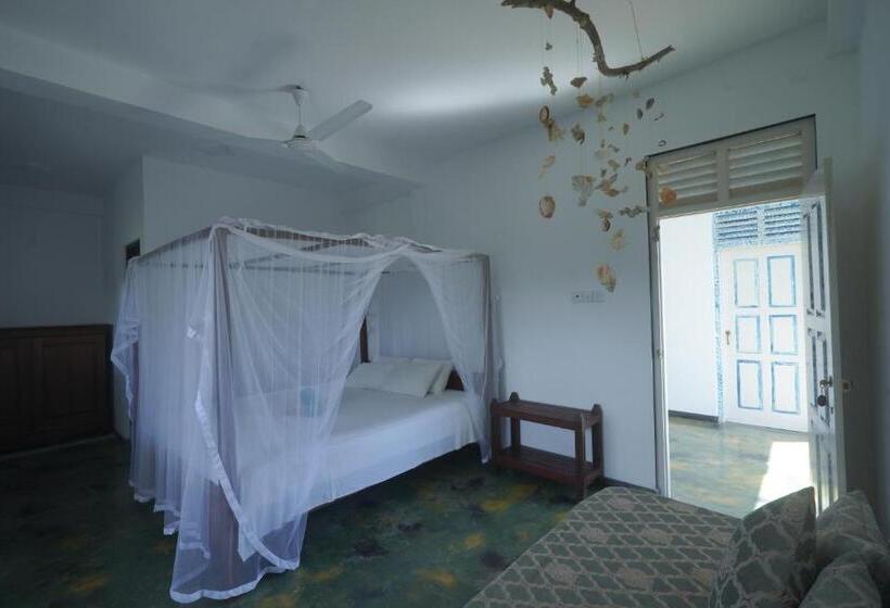 Superior Zimmer Kingsize Bett, Casa Tharin Madiha