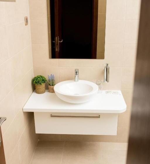 سوئیت با بالکن, Ipn Apartments