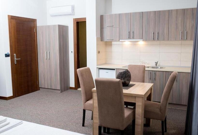 سوئیت با بالکن, Ipn Apartments