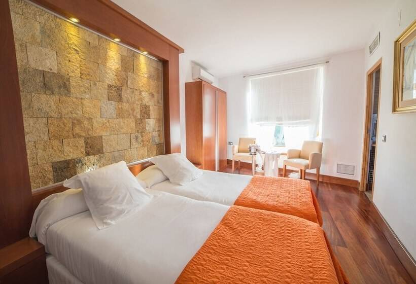 수피리어 룸, Acinipo