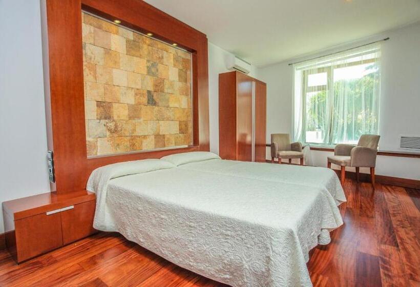 수피리어 룸, Acinipo