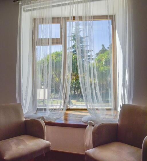 수피리어 룸, Acinipo