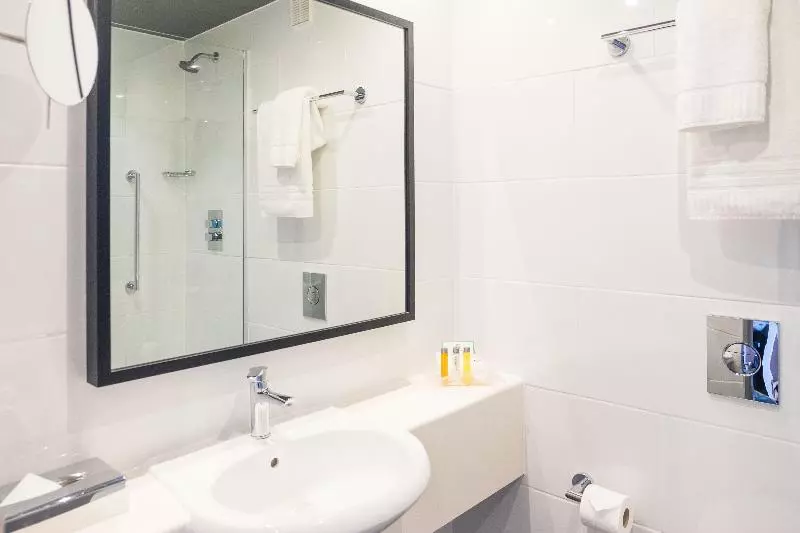 اتاق سوپریور با تخت بزرگ, Mandarin Oriental Al Faisaliah, Riyadh