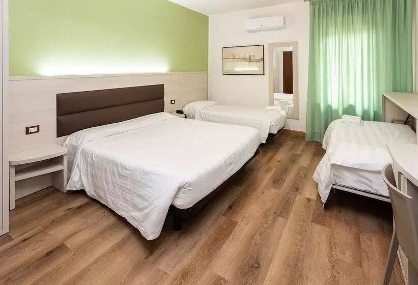 Chambre Quadruple Standard, Da Angelo