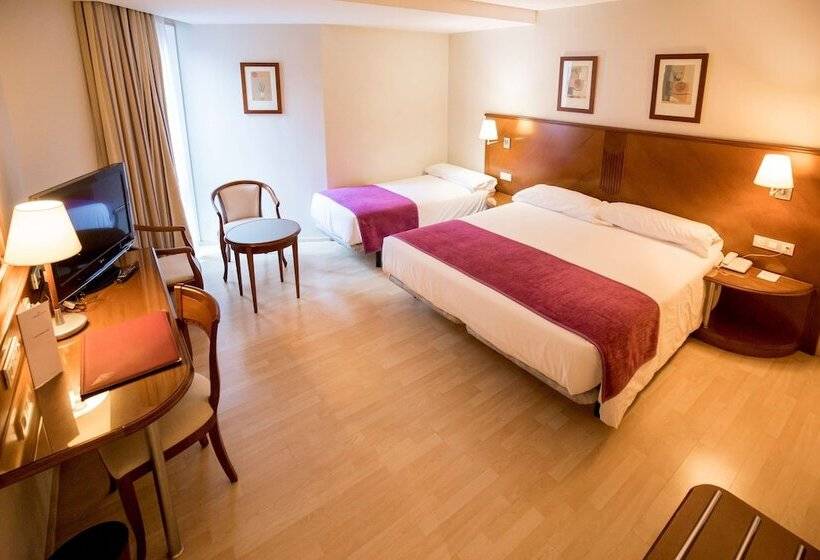 标准三人间, Hesperia Andorra