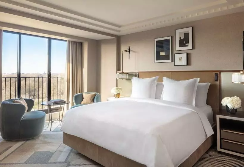 Premium Room, Four Seasons Hotel London At Park Lane