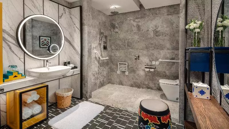 Premium Room, Four Seasons Hotel London At Park Lane