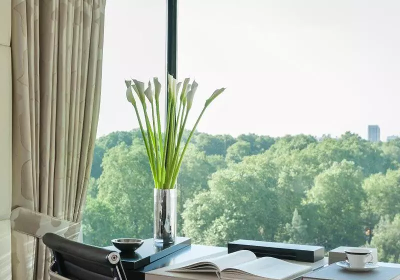 Suite King Bed, Four Seasons Hotel London At Park Lane
