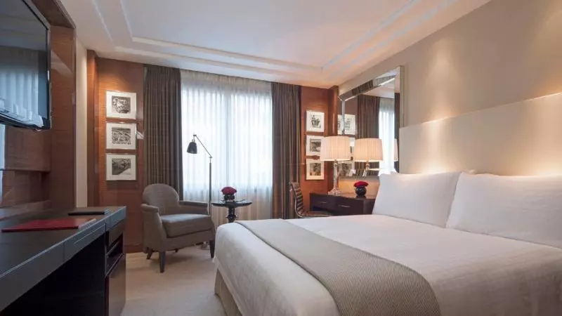 Superior Room, Four Seasons Hotel London At Park Lane