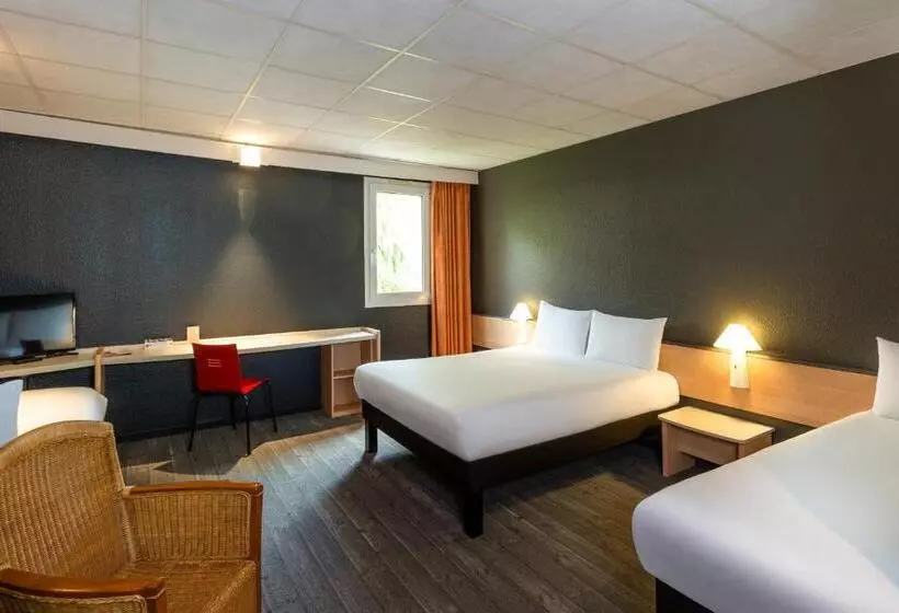 Standard Kolmen Hengen Huone, Ibis Lannion