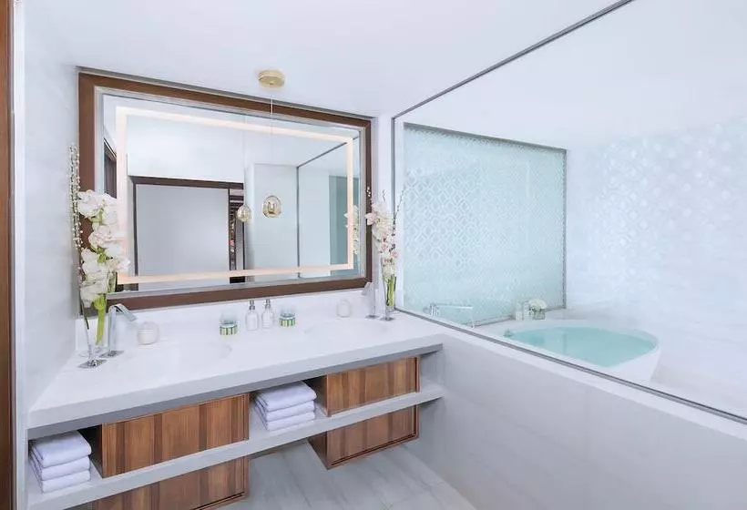 سوییت جونیور, Mandarin Oriental Al Faisaliah, Riyadh