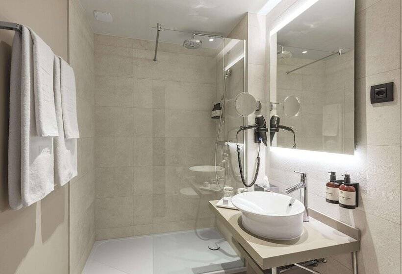 اتاق سوپریور, NH Geneva Airport