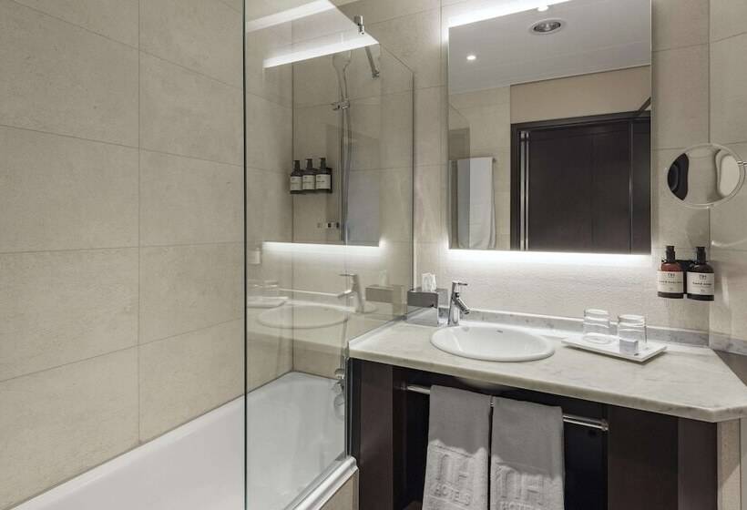 اتاق خانوادگی, NH Geneva Airport