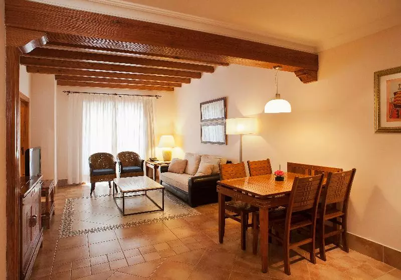 اتاق خانوادگی, Princesa Yaiza Suite Hotel Resort