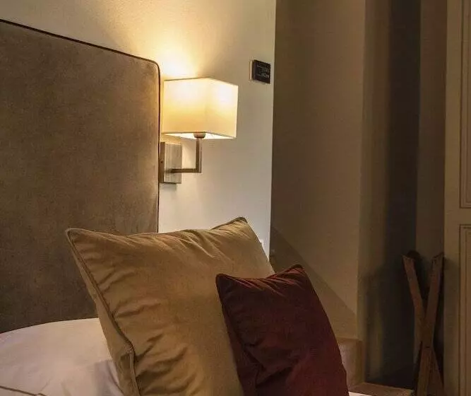 クラシックルーム, Relais Della Rovere