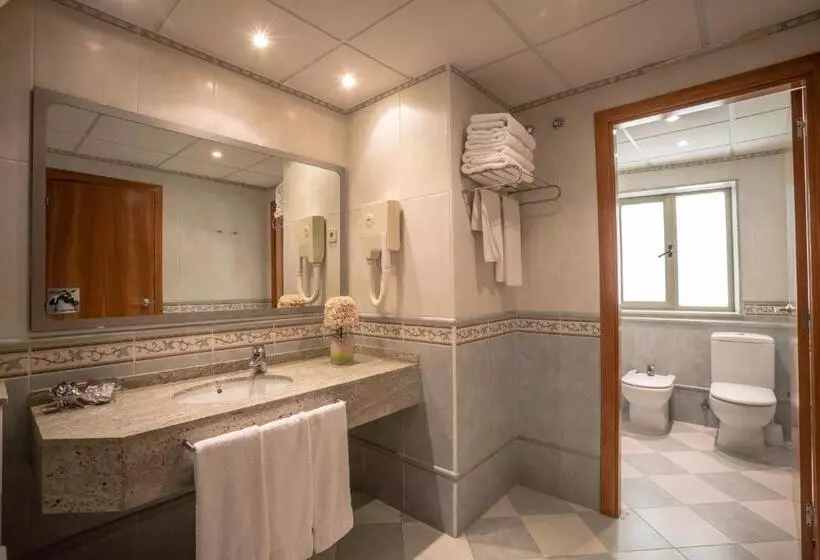 Standard Quadruple Room, Rull