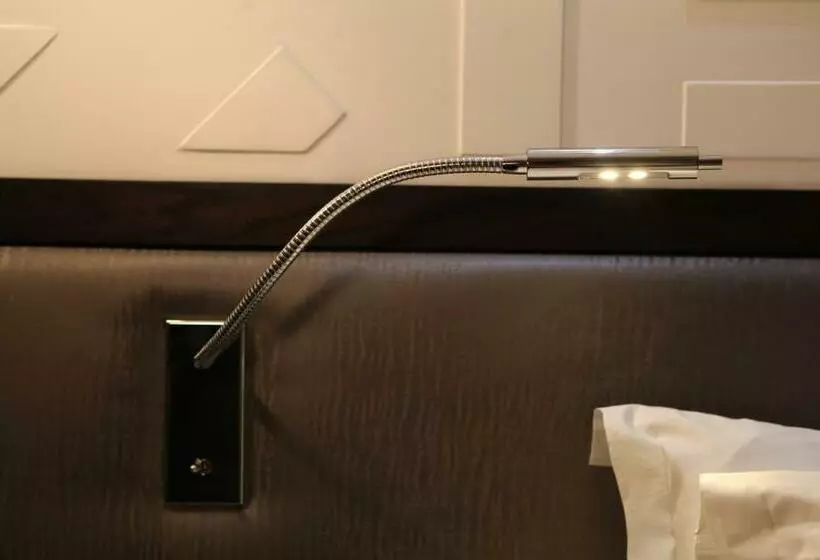 اتاق لوکس با تخت بزرگ, Sofitel Beirut Le Gabriel
