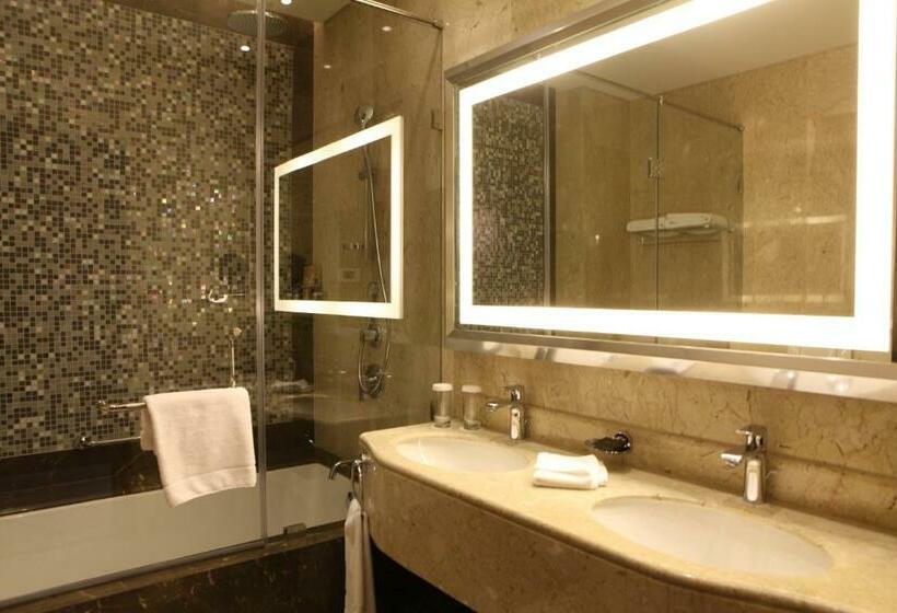 سوییت جونیور, Sofitel Beirut Le Gabriel