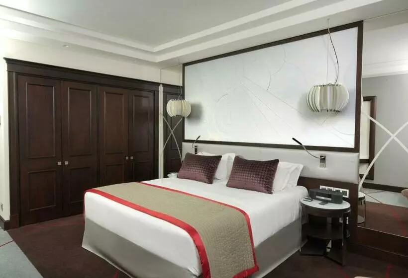 اتاق لوکس با تخت بزرگ, Sofitel Beirut Le Gabriel