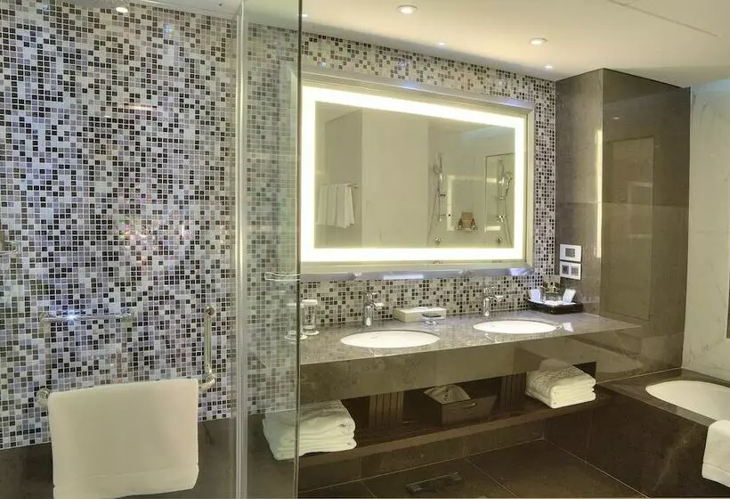 سوییت پرستیژ, Sofitel Beirut Le Gabriel