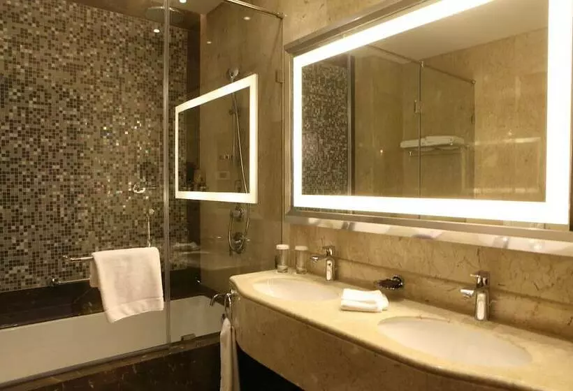 سوییت جونیور, Sofitel Beirut Le Gabriel