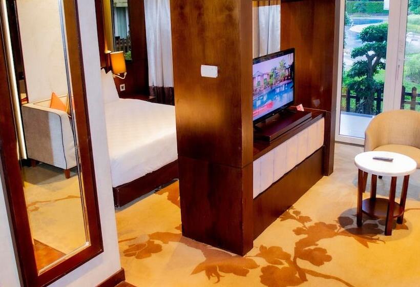 Номер Deluxe, Swiss Belhotel Borneo Banjarmasin