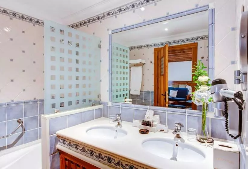 سوییت جونیور با چشمانداز دریا, Princesa Yaiza Suite Hotel Resort
