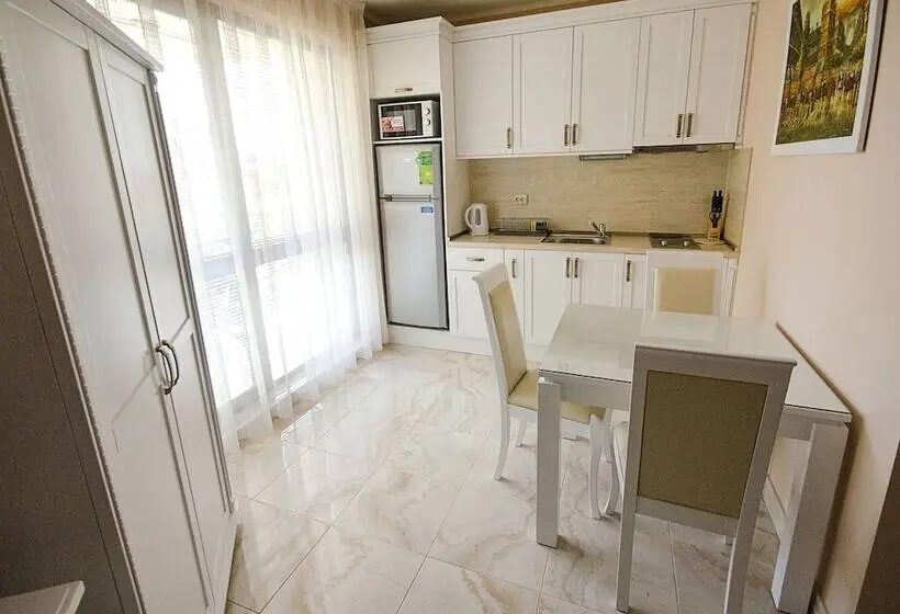 デラックススタジオ, Apartments In Complex Poseidon