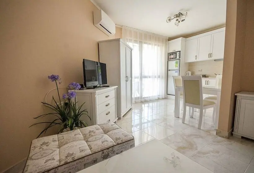 デラックススタジオ, Apartments In Complex Poseidon