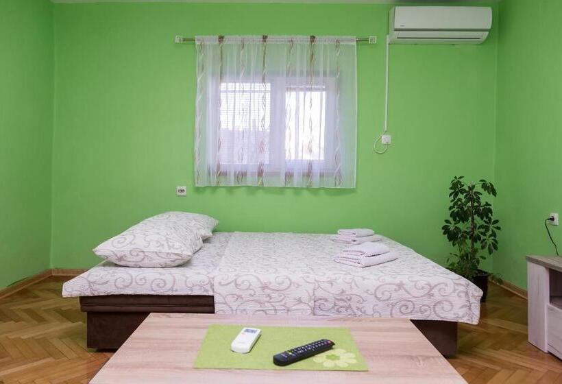 آپارتمان 1 خوابه با چشم‌انداز باغ, Apartman Mim