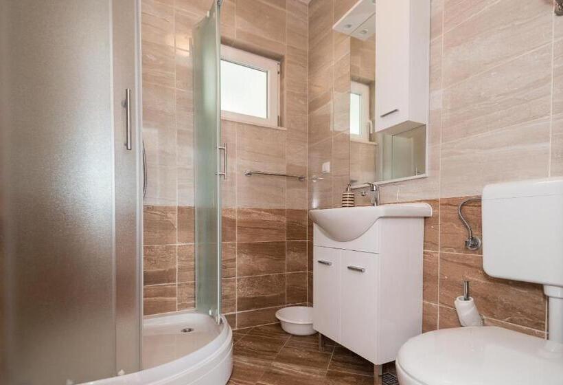 Triple Room Sea View, Apartments & Rooms Leon