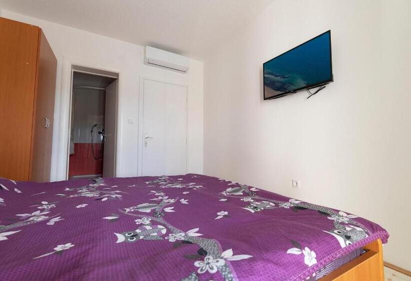 اتاق استاندارد با تخت بزرگ, Apartments & Rooms Leon