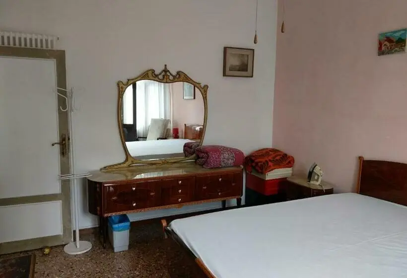 Habitació Estàndard Bany Compartit, Cà Widmann