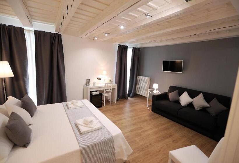 سوییت جونیور با بالکن, La Maison De Charmes