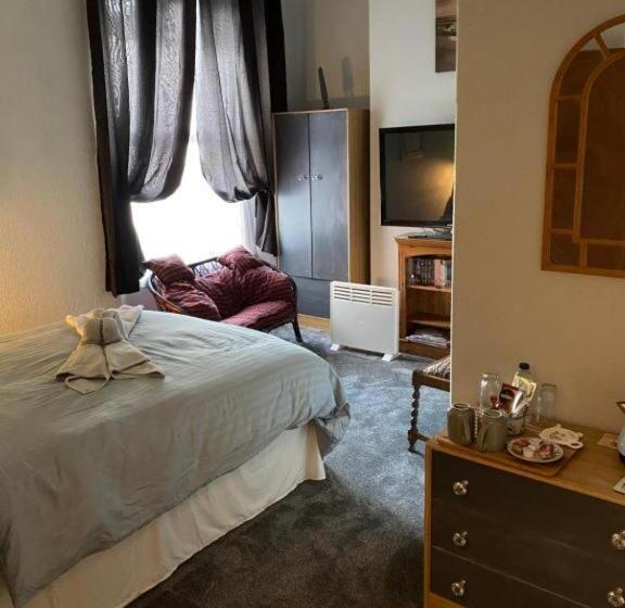 חדר דלוקס, The Barley House