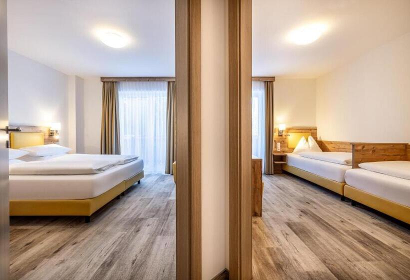 חדר משפחתי, Der Alpenblick