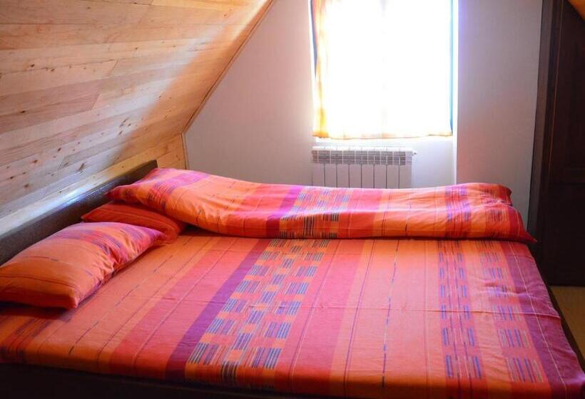 آپارتمان 3 خوابه, Family Apartments