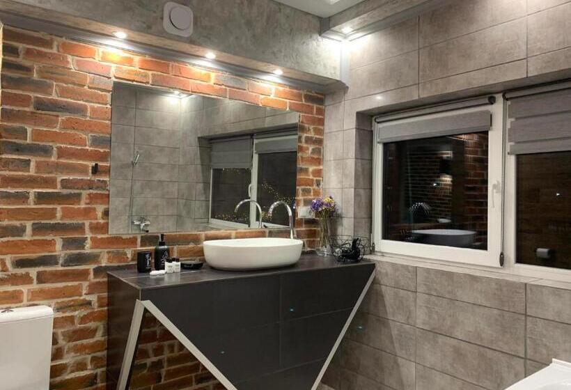 غرفة عائلية, Gostynets