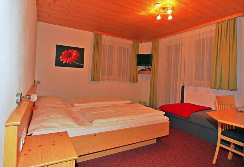 스탠다드 트리플 발코니 룸, Haus Vilgrassa