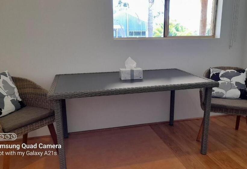 Номер Стандарт Вид на Сад, 101 Oatlands