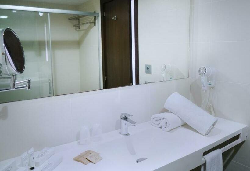 标准三人间, ALEGRIA Mariner