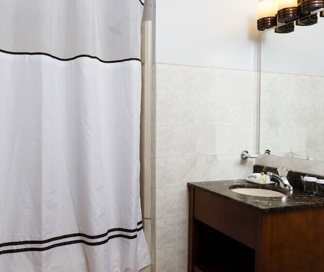 高级大房间, Broadway Plaza